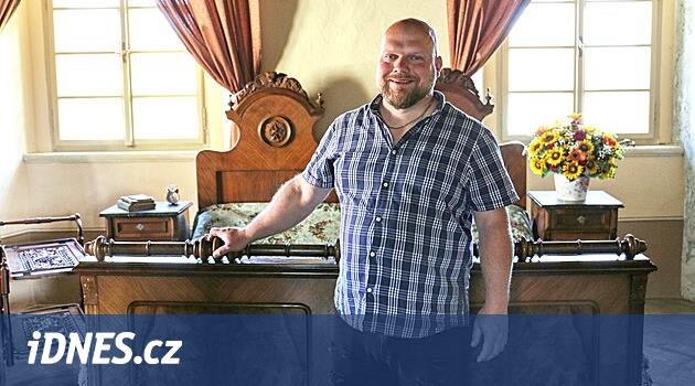 Sonunda içeri gir. Sahibi yıllar süren sıkı çalışmanın ardından Poláky kalesini açıyor