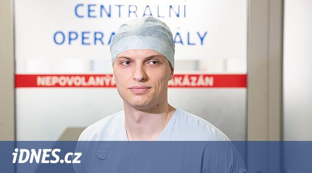 Českolipská hastanesi genç doktorların ilgisini çekiyor, onları yüzme havuzuna ve bira fabrikasına çekiyor