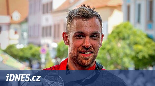 Altın madalyayla birlikte defans oyuncusu Rutta, memleketi Písek'teki taraftarlara ve antrenörlere teşekkür etti
