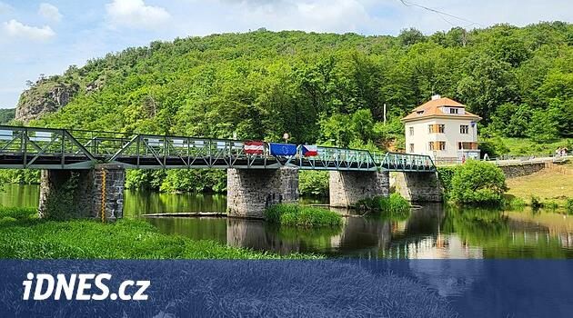 Çekim, demir perde, dokunaklı buluşma.  Dyji Nehri üzerindeki köprü tarihte güçlü anlar yaşadı