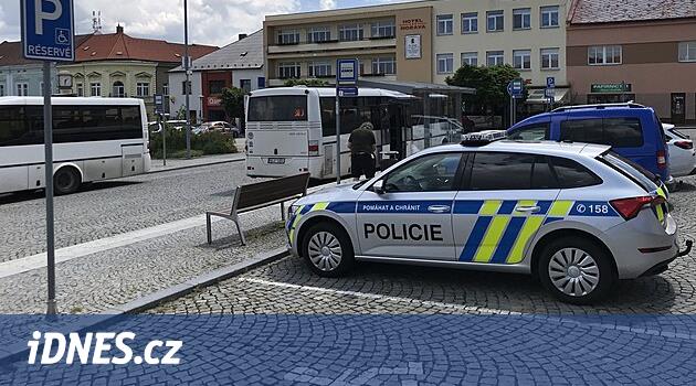 Jevíček'te öldürülen kadının yirmi bıçak yarası vardı, bir adam ona boksörle saldırdı