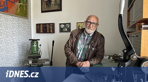 Klarnet notaları sayesinde ciltçiliğe adım attı ve şimdi Strakonice'de atölye açtı.