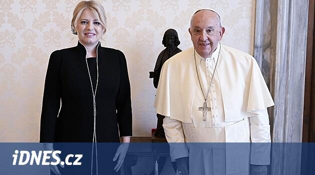 Papa, Čaputová ve otobüs kazasında hayatını kaybeden kızların anneleriyle görüştü