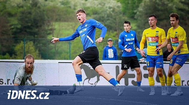 Tábor'un yetenekli forvet oyuncusu Svatek Teplice'ye gidiyor, o da Slavia'yı beğendi