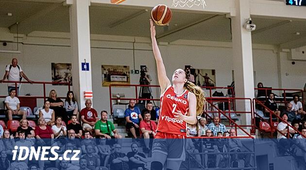 Hızlı, doğru, noktaya.  Paurová milli takıma dönüşünü bir şutla süsledi