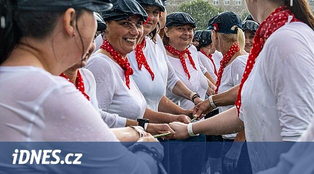 Şiddetli yağmur bile Şahinleri durdurmadı, halat çekmede rekor kırdı