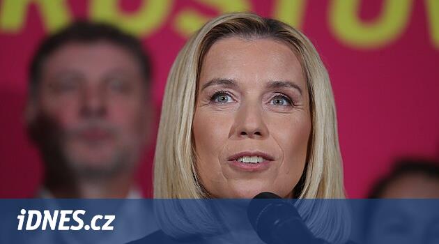 Sen tehlikelisin! Ve sen sadece aşağılıyorsun! Turk ile Neruda arasındaki düelloda parladı