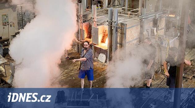 Cehennem ve sauna arasında. Lindava'lı cam ustaları sezon sonunda fırının içini fethetti