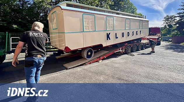 Jirkov, ünlü arabanın restorasyonunun bir yıldan fazla sürdüğü Kludsky maringotka'yı gösterecek