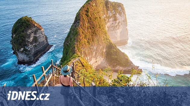 Bali zastavilo šílený projekt. Skleněný výtah na ikonickou pláž čeká demolice