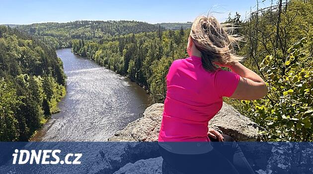 Gözlem noktalarından nehirlerin ve Alplerin zirvelerinin keyfini çıkarabilirsiniz.  Hluboká'dan ve Šumava'dan uzak değiller