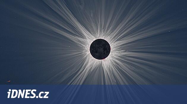Brněnští lovci zatmění využili letoun NASA, vyfotili i oranžovou kometu - iDNES.cz