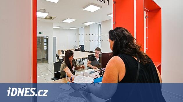 Arızalı sistem ve yanlış kat numaraları.  Brno'da süper ofisin açılması utanç verici oldu