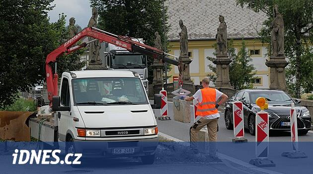 Kazadan sonra neredeyse iki yıl boyunca köprünün onarımını hazırladılar, iki günde bitti