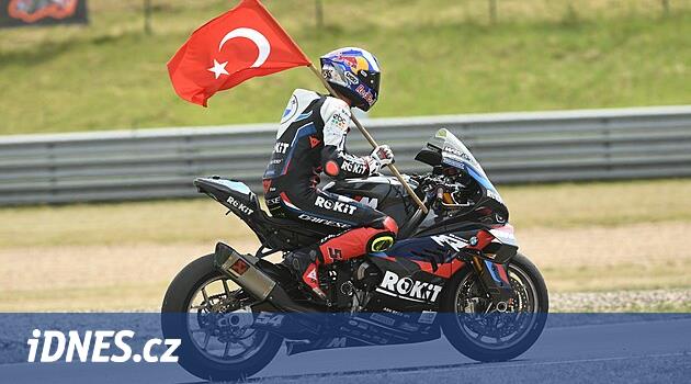 Sahte bıyıklı El Turco Most'ta uçuyordu. Kazandı ve rekorunu kırdı