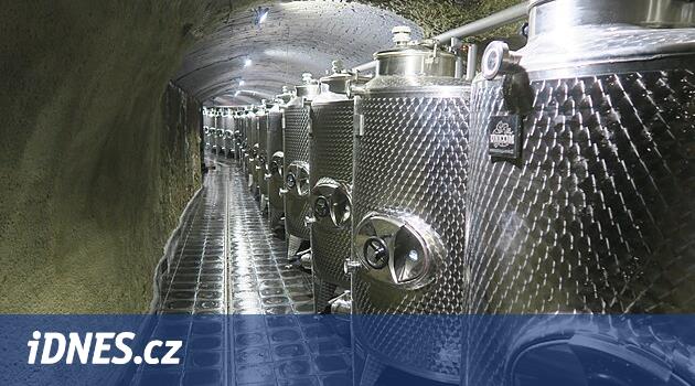 Valeč içki fabrikasının tarihi mahzenleri yalnızca alkollü içki tutkunlarını cezbetmiyor