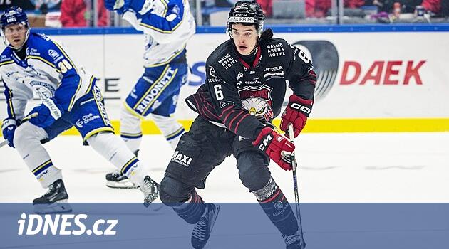 Hokey savunma oyuncusu Badinka, Carolina ile çaylak sözleşmesi imzaladı
