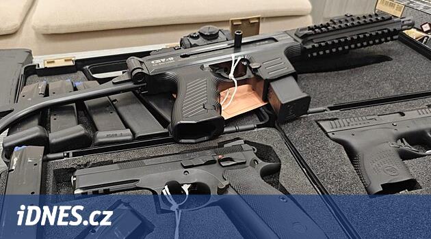 “Akıl hastası.” Doktorun uyarısı üzerine polis, adamdan bir cephanelik silah ele geçirdi.