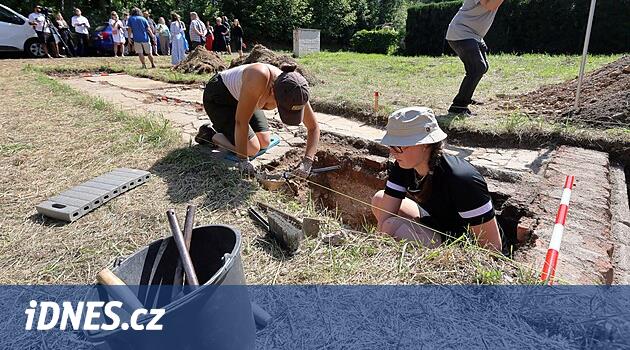 Savaş sırasında kadınlar burada yaşadı ve öldü. Arkeologlar Svatava'daki kampı araştırıyorlar