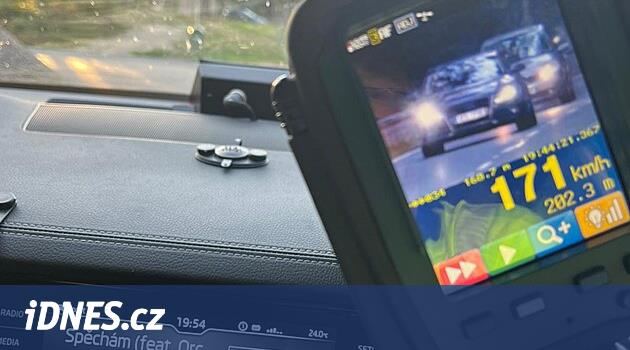 Bir yabancı, Audi'yle 171 kilometre hızla hız yaparak rekoru kırdı