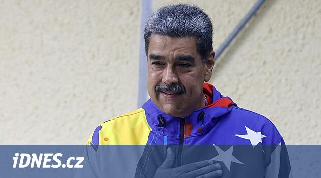 Ofis, Maduro'nun Venezuela'yı yönetmeye devam edeceğini duyurdu.  Muhalefet sonucu reddediyor
