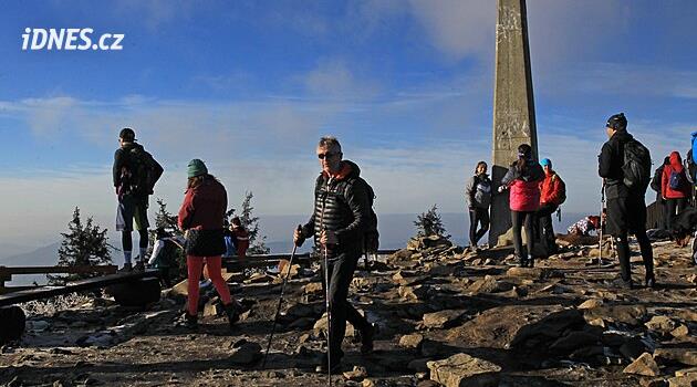 Beskydy Dağları yerli halkın ve turistlerin bir arada yaşamasıyla ilgileniyor. Onbinlercesi dağlara geliyor