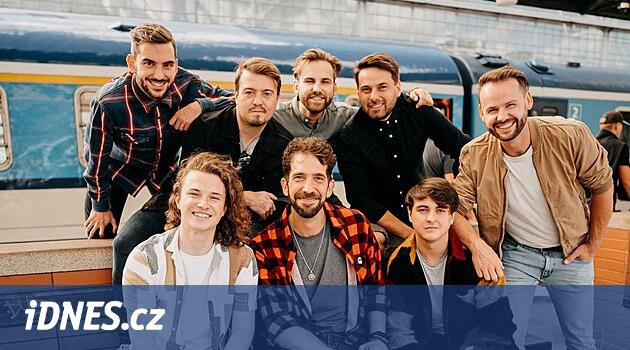 KLİPLERDEKİ TRENDLER: Ektor O2 arenasının tamamını gösterdi, Geyikler Her Yerde