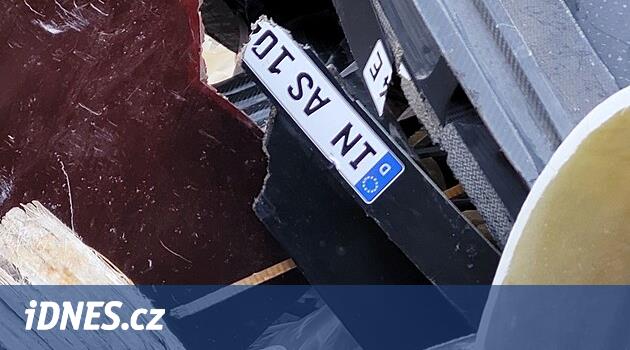 Bruntál'daki depolama alanının içeriği hala şaşırdı, Alman televizyonu da ateş etmeye geldi