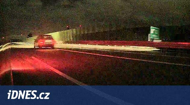 Sürücüler, D48 üzerinden ters yöndeki aracı polise bildirdi, ancak devriyeler aracı keşfedemedi