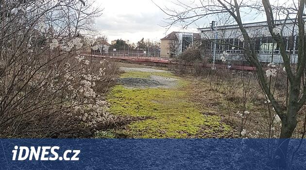 Sonunda duracak bir yer olacak. Litoměřice yıllar sonra dört okula otopark inşa edecek