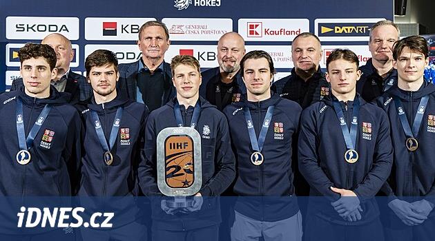Bronz gençler evlerinde. Kutlamalar coşkulu ama kısa sürdü. Ağustos toplantıyı bekliyor