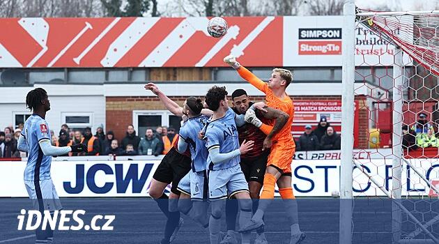 Kinski'ye bir sıfır daha. Ancak Tottenham beşinci ligdeki rakibiyle mücadele etti