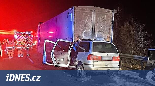 D46'da kamyona bir gece kazasında iki kişi öldü, beş saatlik operasyon durdu