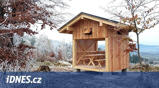Krkonoše Dağları'ndan sonra Çek Cumhuriyeti'nin her yerine barınaklar yöneliyor, ormancılar onlarca sığınak inşa etti