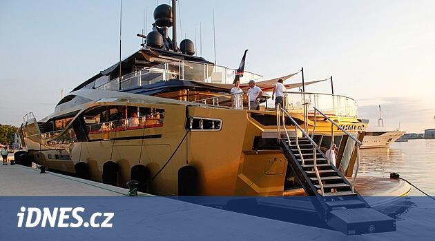 İndirimlere rağmen Khalilah süper yatı boşuna alıcı arıyor. 2023'ten itibaren satılıktır