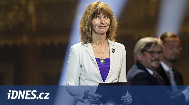 Devlet Edebiyat Ödülü, Charvátová'nın tercümesi nedeniyle Salivarová'nın anısına verildi