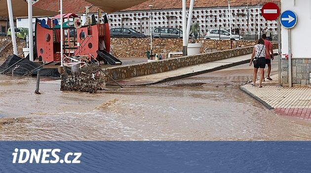Kostru důchodce našli v bytě patnáct let po jeho smrti. Nikomu nechyběl
