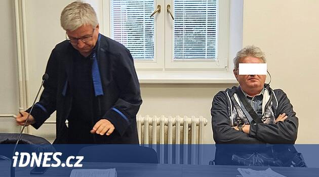 Oloupené a zbité krupiérky se bály o život. Začaly si, tvrdí soudu obžalovaný