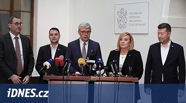 Část voličů STAN a SPOLU by podpořila menšinovou vládu ANO, říká průzkum