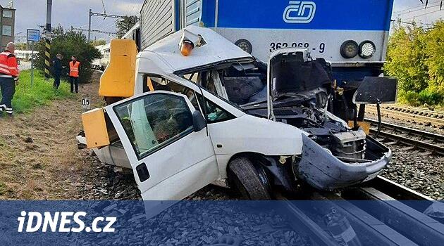 Nymburk'ta tren ve arabaların bakımı, sürücü öldü