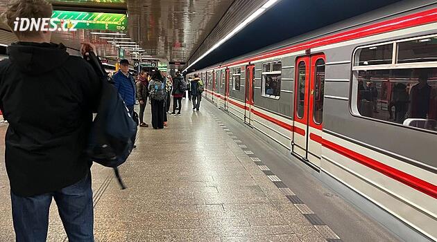 Dejvická ve Želivského istasyonları arasında metro yoktu