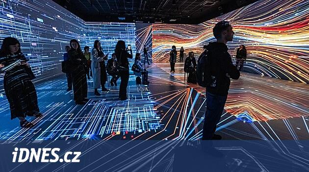 Nekonečná místnost i ujíždějící podlaha. Signal Space v Praze zve na digitální umění