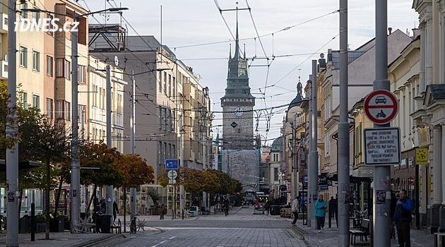 Pardubická trída Míru: Temsilciler binanın onarımı konusunda tartışıyor