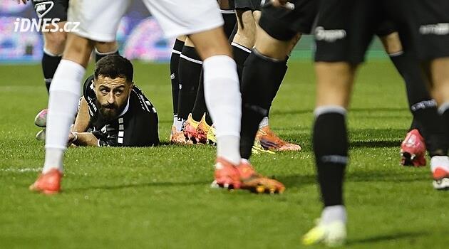 Podještěd derbisi öncesinde misafirlerin koltukları konusunda tartışma çıktı