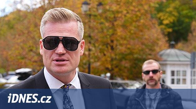 Turek velkolepě slaví jubileum. Do Puppu pozval Macinku i členy Jaguar klubu