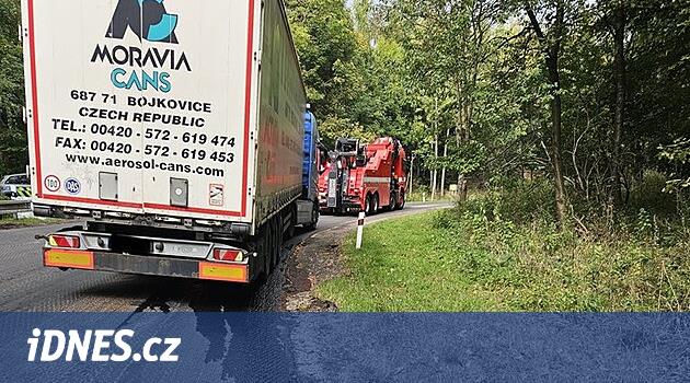 Datour, D8 kapanması nedeniyle bir kamyonu engelledi