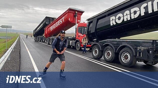 D5'ten kuzey Rokycansko'ya giden yeni yol köyün trafik yükünü azaltacak
