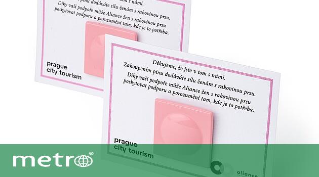 Pražské prso, které má smysl! Ikonická dlaždice z metra pomáhá v boji s rakovinou