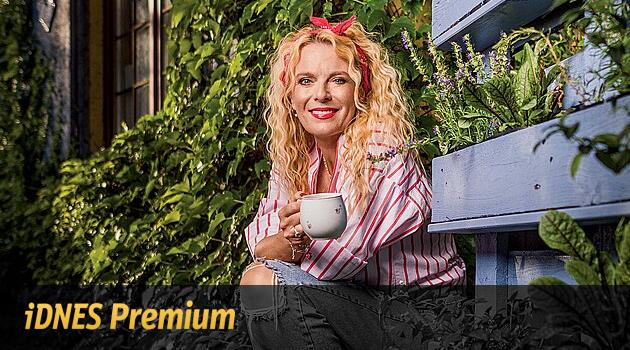 Instagram mi vydělává víc než herectví, dá se jím dobře uživit, říká Lucie Benešová