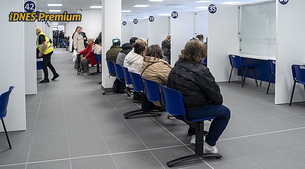 Stovky tisíc lidí si se superdávkou pohoršily. Nejvíc dopadá na singles a matky s dětmi